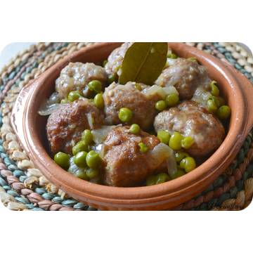 SPAR Meatballs with Peas 415g SPAR Meatballs with Peas 415g