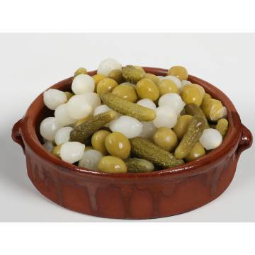 COCKTAIL OF OLIVES, GHERKINS AND LITTLE ONIONS 380G SPAR