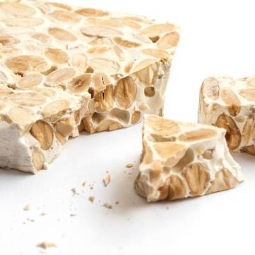 HARD ALMOND NOUGAT 250G DELAVIUDA