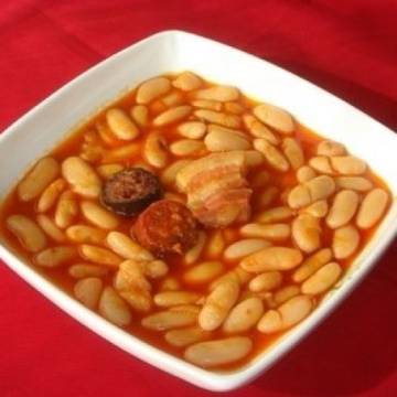 BEANS WITH CHORIZO AND BACON 430G SPAR
