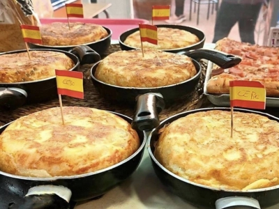 The potato omelette: much more than a dish, a symbol of Spanish culture.